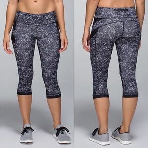 Lululemon Illumina Crop Capri Leggings in Rocky Road Sand Dune Ground /
